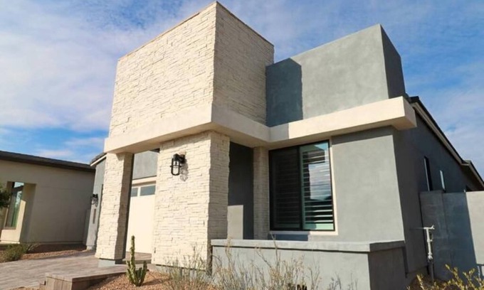 South Mountain House | Exceptional South Mountain Home with Pool and King Bed