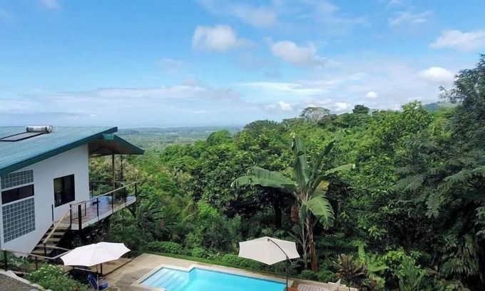Savegre House | Experience Breathtaking Sunsets at Casa Arbol DelMar