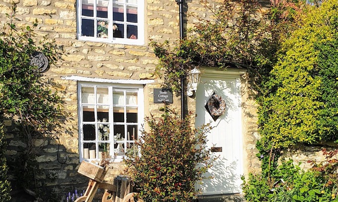 Thornton Dale House | Charming Thornton-le-Dale Cottage with Garden & Free WiFi