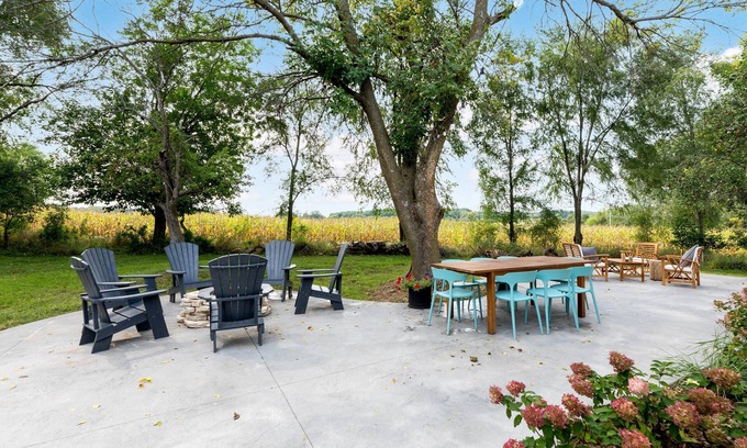 Markesan House | Beautiful Home Steps from Green Lake with Hot Tub & Pool