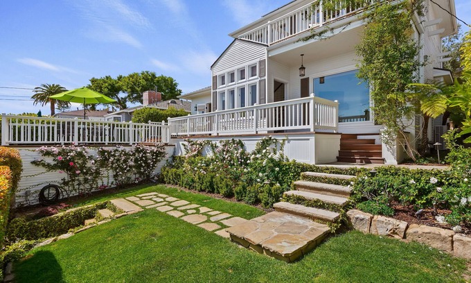 Upper East House | Top-Rated Upper Eastside Oasis with City & Ocean Views