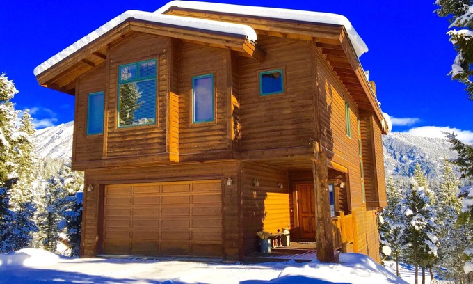 Antler Ridge House | Exceptional Big Sky Cabin with Mountain Views & Hot Tub