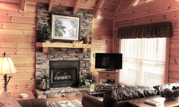 Gatlinburg - Pigeon Forge Cabin | Breathtaking Smoky Mountain Views with Top Amenities