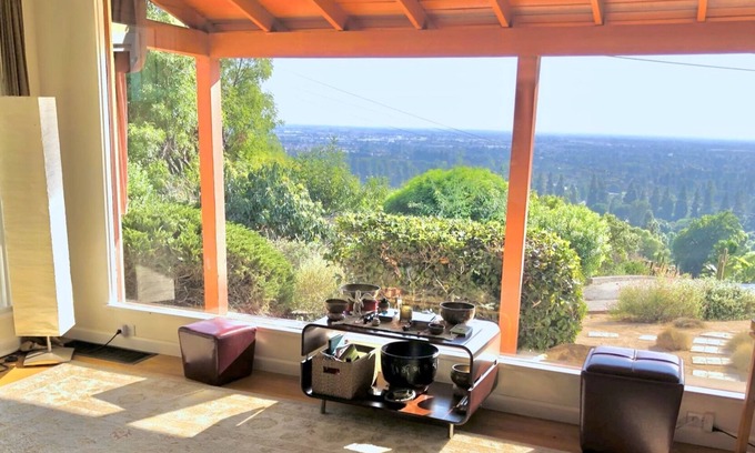 Whittier House | Picturesque Oceanfront House with Breathtaking Views