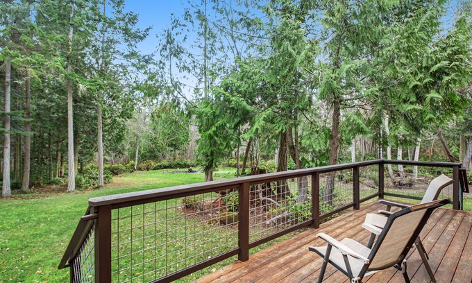 Nordland House | Inviting Wooded Retreat with Spa, Firepit & Family Perks