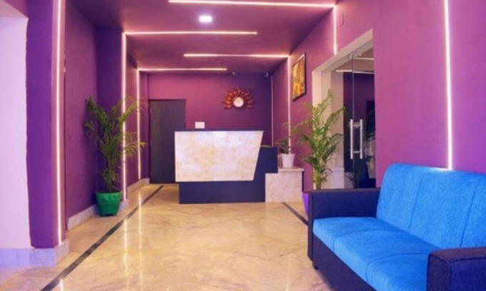 Bhubaneshwar Hotel | Discover Goroomgo Star Inn: Family-Friendly Stay Near Sum Hospital
