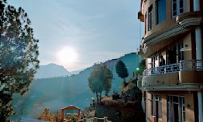 Chamba Hotel | Enjoy Family-Friendly Stays at Goroomgo MS Shepheard Hills Resort