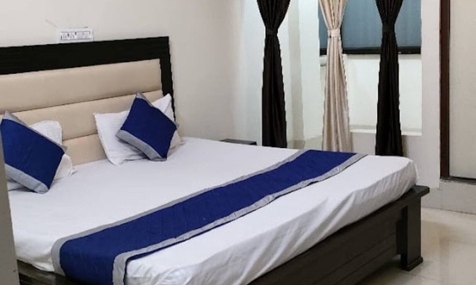 Chhatarpur Hotel | Comfortable Stay at Goroomgo Radhika Kunj Palace
