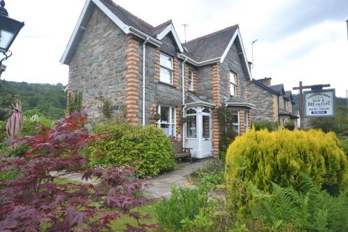 Gwynedd- Snowdonia House | Gorphwysfa House B & B: Guest Rated 9.2 with Breakfast