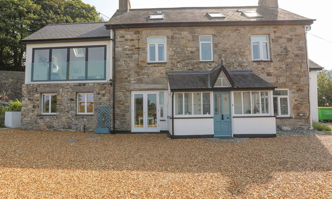 Beaumaris Cottage | GORPHWYSFA: Pet Friendly Cottage with Ocean Views in Llanddona