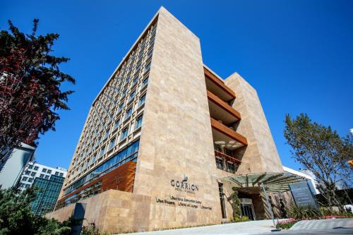Bahcelievler Hotel | Elegant Gorrion Hotel Istanbul with Oceanfront Pool & Spa