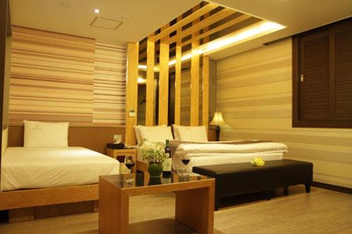 Andong Hotel | Family-Friendly Goryeo Hotel with Hot Tub & Great Reviews