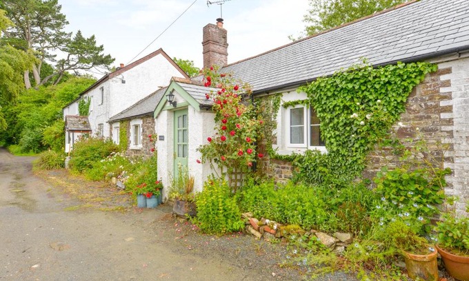 Black Torrington House | Pet-Friendly Retreat at Goslings - A 4-Star Experience