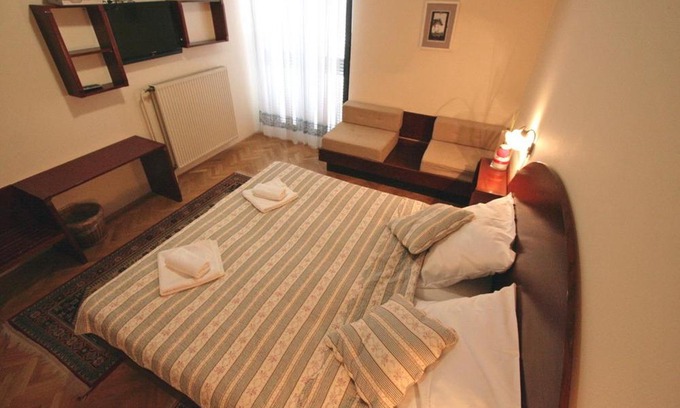 Kostanjevica na Krki House | Discover Gostilna Žolnir: Pet-Friendly Oceanfront Retreat