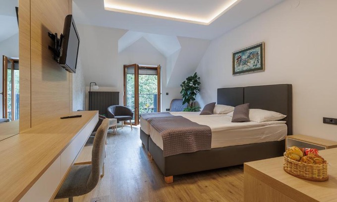 Crnomelj House | Guest Favorite: Enjoy Dining and Family Fun at Müller