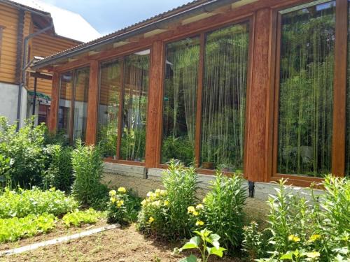Lazeshchyna House | Inviting Stay at Gostynnyi Dvir u Marichky - 9.5/10 Rating