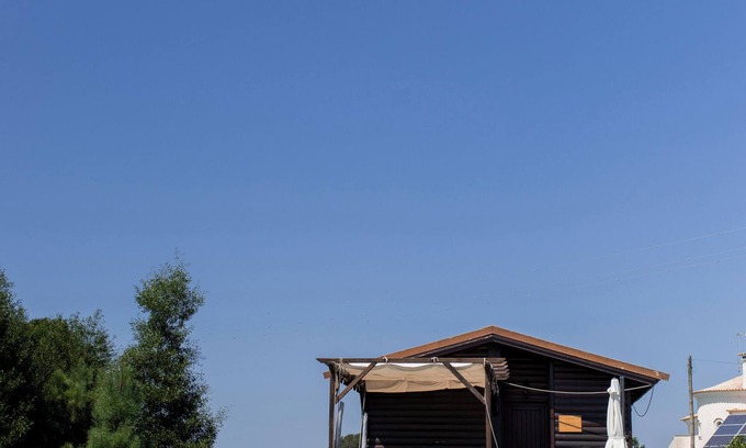 Ponte de Vagos Ski Chalet | Gothes Guest Chalet: Relaxing Retreat with Private Pool & Spa