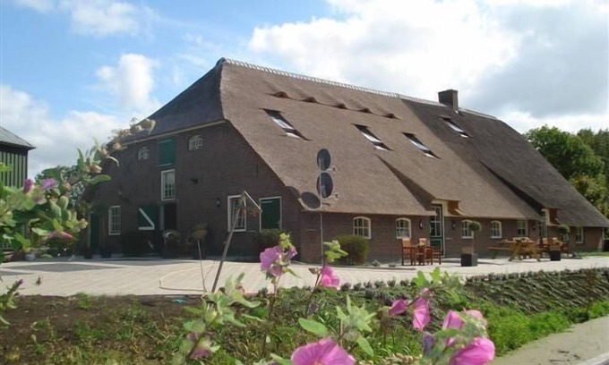 Polsbroek Other | Enchanting Gouda / Utrecht Farmhouse with Oceanfront Pool