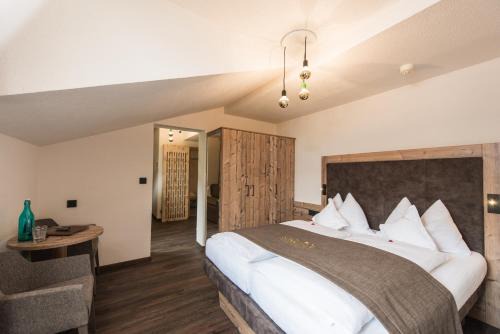 Cadipietra Hotel | Escape to Mountain Alpin Hotel Sonnleiten with Spa & Hot Tub