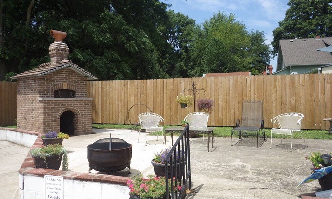 Independence House | Gourmet chefs: Outdoor wood-fired brick oven and herb garden for your use!