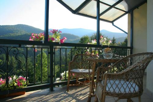 Yaremche Hotel | Discover Goverla: Family-Friendly Getaway with High Ratings