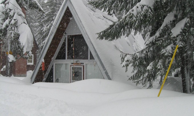 Government Camp Cabin | Inviting Govy A Frame with Hot Tub & Family-Friendly Amenities