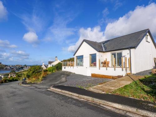 Criccieth House | Gowan Brae