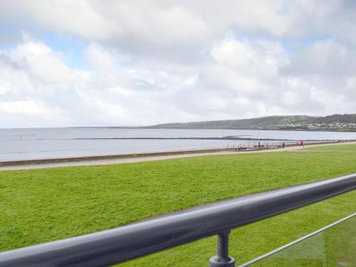 Llanelli House | Gower Sunset Views: Family-Friendly Retreat with Great Ratings