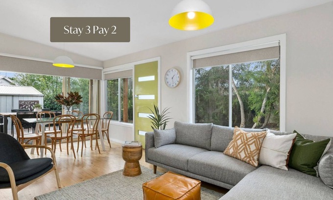 Rye House | Goyarra in Rye: Walk to Peninsula Pantry Café & Ocean Views