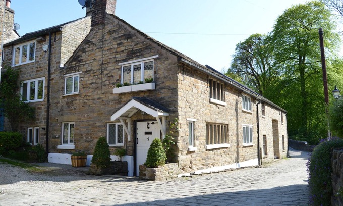 Stockport Cottage | Pet-Friendly Goyt Cottage with Open Fire in Marple Bridge