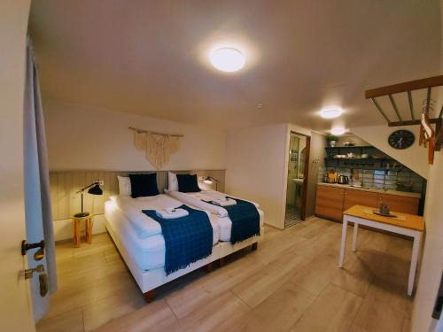 Langanesbyggð House | Experience Grásteinn Guesthouse: Beachfront Bliss Awaits