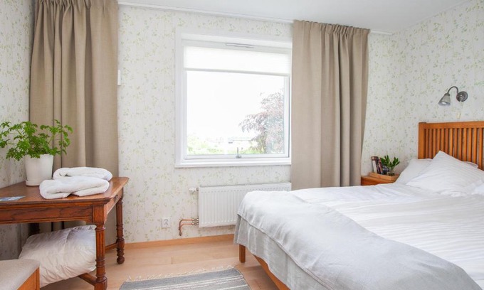 Granna Apartment | Top-Rated Gränna Lakeview with Oceanfront Dining
