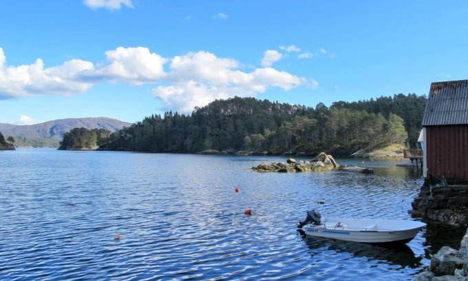 Tysnes House | Oceanfront Retreat at Grønnehytta with Spa & Breakfast