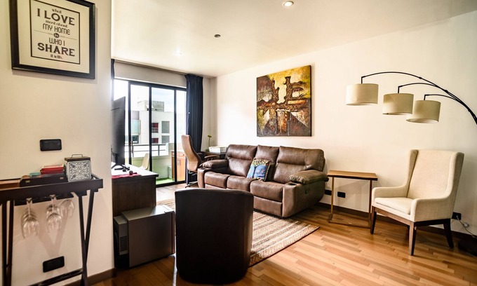 Escazu Apartment | Prime Location! Family-Friendly Apartment in Tr3jos MonteAlegre
