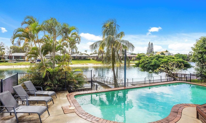 Mermaid Waters House | Plan Your Family Getaway with Poolside Bliss!