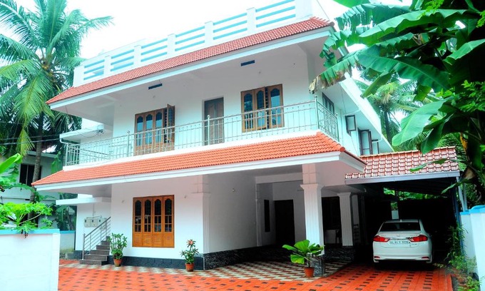 Thrissur Bed & Breakfast | Budget-Friendly Grace Guest Home with Family Amenities