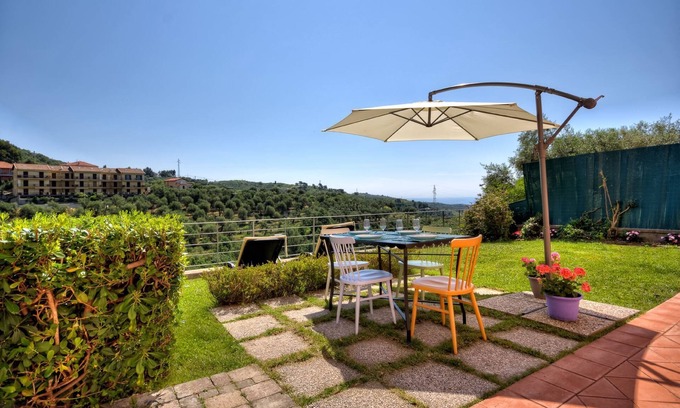 Civezza Apartment | Cozy 1-Bedroom Grace House with Oceanfront Views