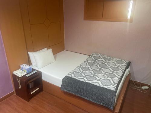 Jowon-dong Hotel | Grace Motel: Family-Friendly Retreat with High Ratings
