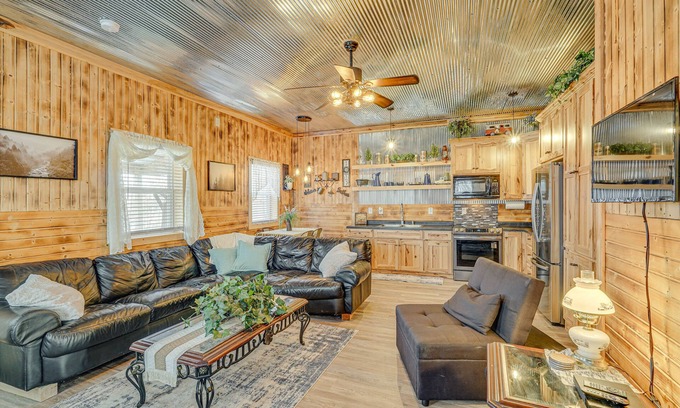 Rucker House | Relax at Grace Place: Hot Tub & Perfect 10/10 Rating