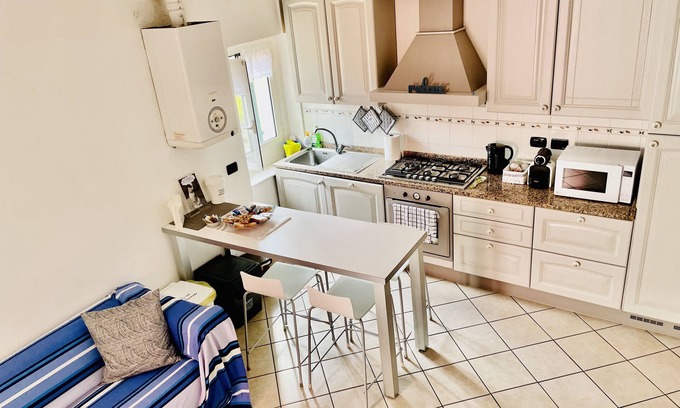 La Spezia Apartment | Grace's Home: Oceanfront Haven with Spa & Pet-Friendly Amenities