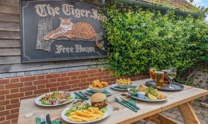 East Dean and Friston Bed & Breakfast | Grace - Tiger Inn: Guest Rated 9/10 with Family-Friendly Amenities