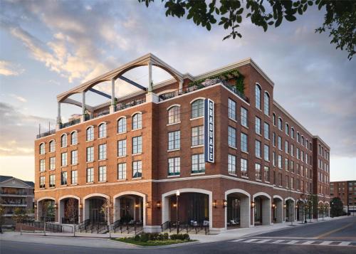 Auburn Hotel | Pet-Friendly Getaway at Graduate Auburn - 4-Star Stay