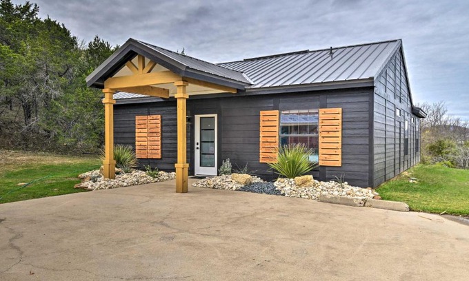 Graford House | Graford Cabin with Rooftop Deck & Poolside Family Fun