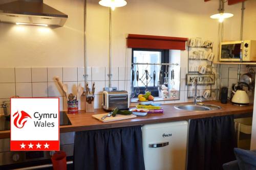 Molleston House | Pet-Friendly Retreat at Grain Store Cottage - Rated 9.7/10