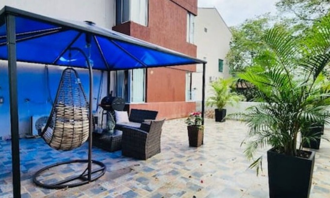Guayabal Apartment | Discover Gran Apartamento en el Poblado with Spa & Hot Tub