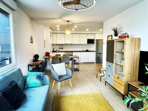 Barakaldo Apartment | Exceptional Gran Bilbao XI: Family-Friendly & Accessible Stay