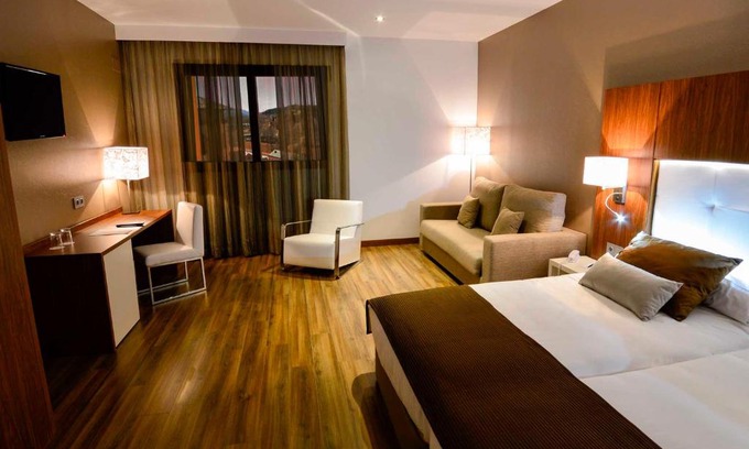 Teruel Hotel | Explore Gran Hotel Botánicos: 4-Star Family-Friendly Retreat