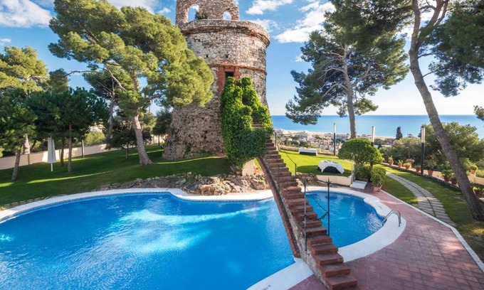 Castelldefels Hotel | Enjoy a Relaxing Stay at Gran Hotel Rey Don Jaime