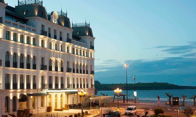 Santander Hotel | Elegant Gran Hotel Sardinero: Spa & Dining Awaits You
