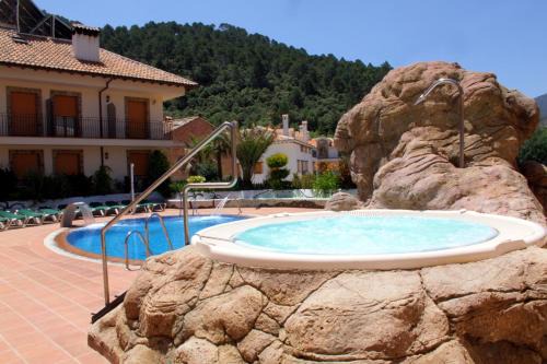 Arroyo Frio Hotel | Relax at Hotel Balneario Parque de Cazorla - 4-Star Retreat